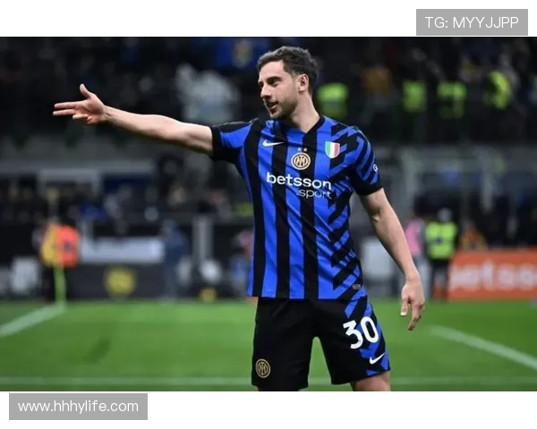 意甲赛季最新动态专题：各大豪门转会策略分析及未来比赛展望